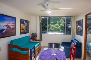 Apto quarto e sala com ar centro 800m da praia